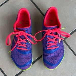 Like-new NB sneakers